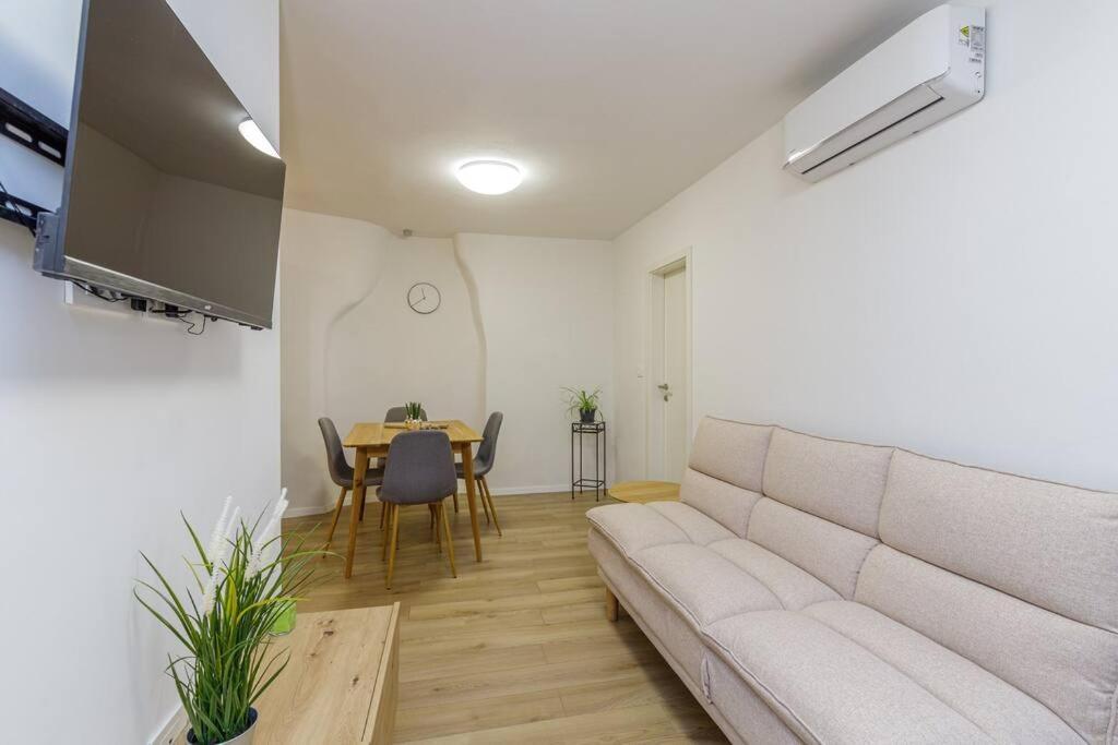 House Aves 1 Διαμέρισμα Kaštelir Εξωτερικό φωτογραφία